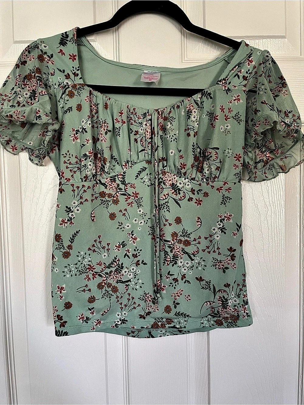 No Boundaries Floral Short Sleeve Blouse in Green & Red